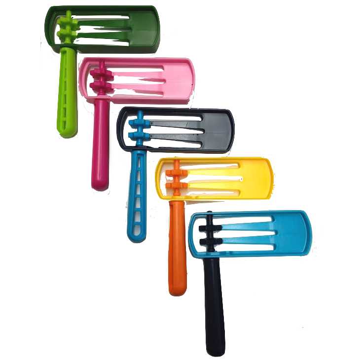Plastic Gragger, Small -Perfect For Purim