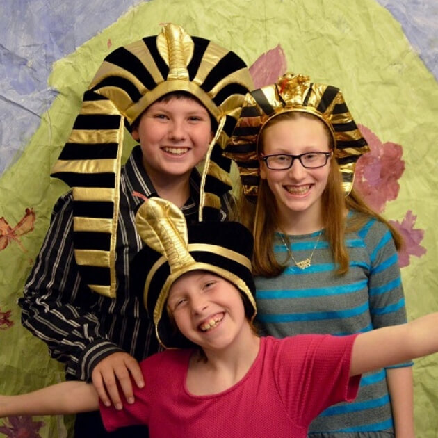 How to Keep Teens Entertained at the Seder